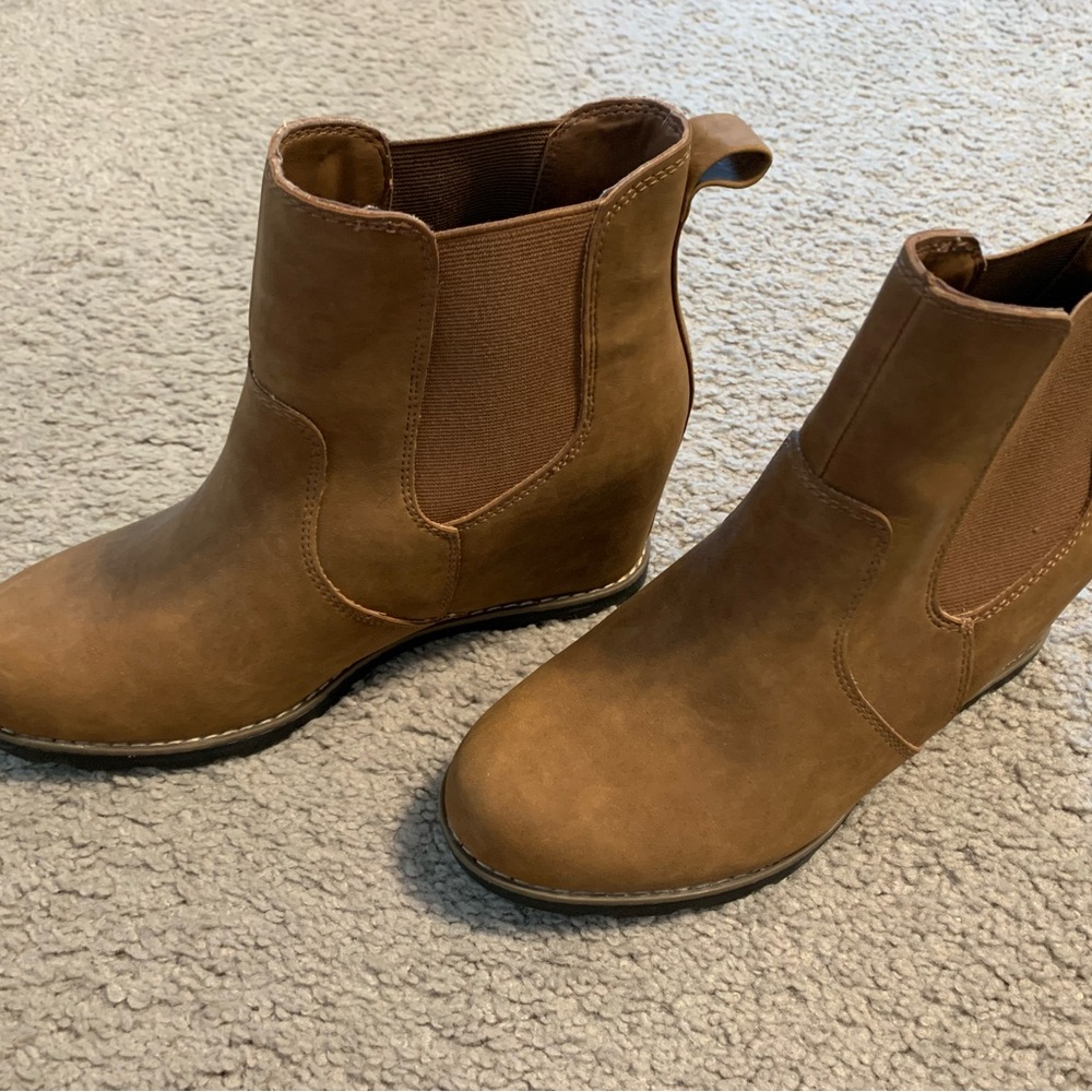 Women’s Target Booties - Picture 2 of 13